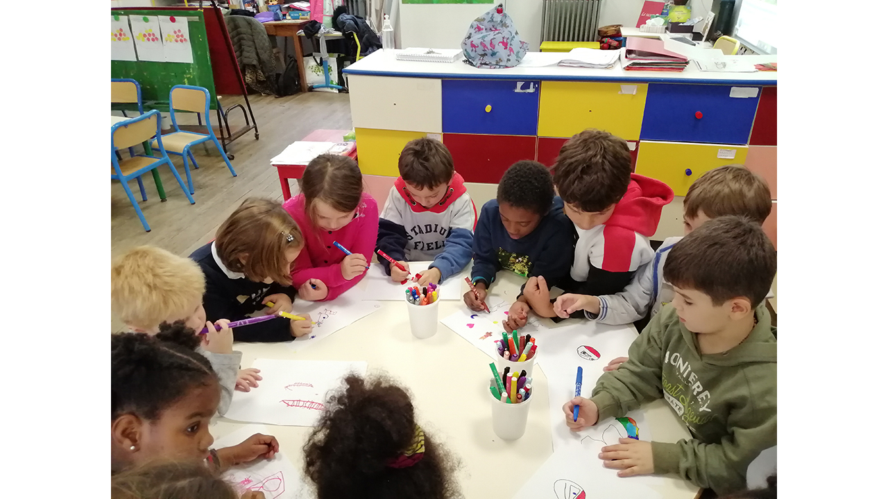 On dessine esnemble